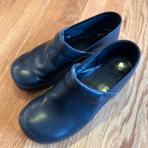 Classic black Dansko clogs size 40 or 9